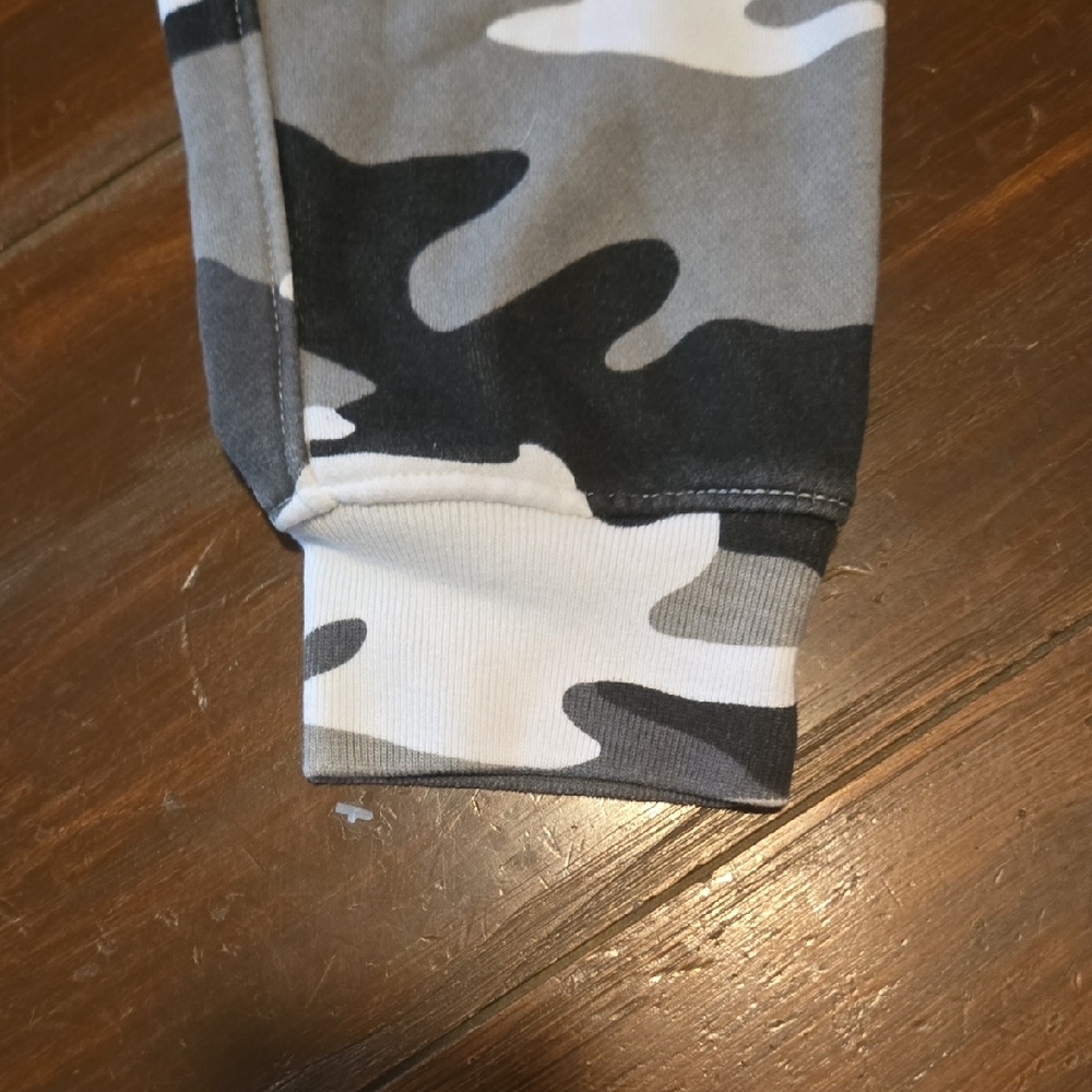 Hollister Women's Black and Gray Camo Joggers #817 - Picture 11 of 14